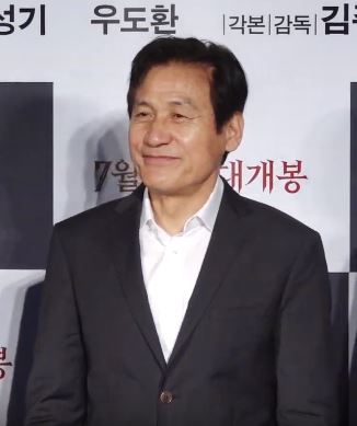 Portrait of Ahn Sung-ki