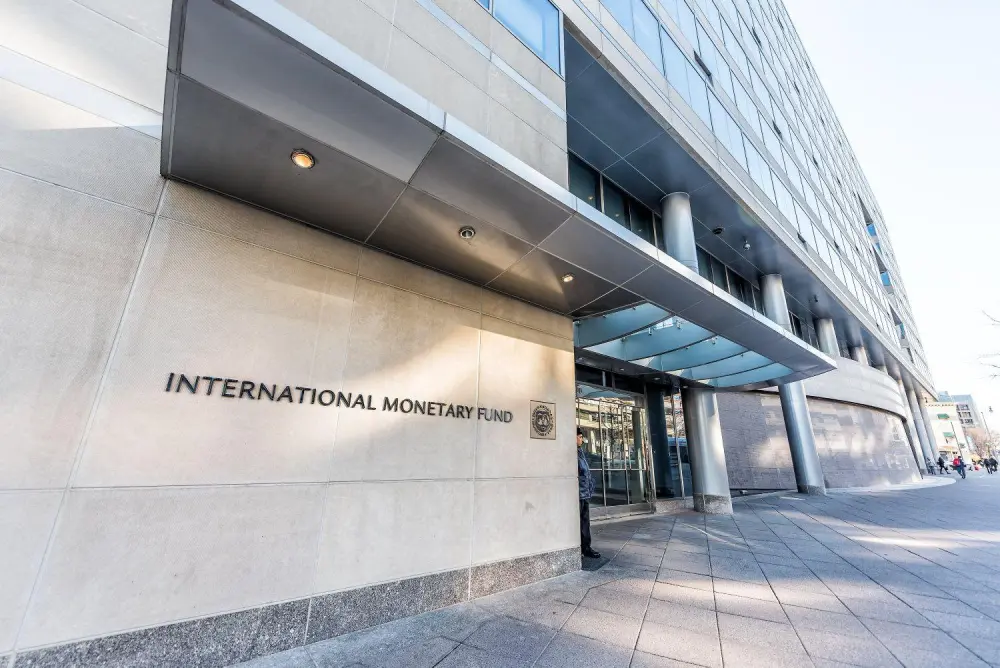 IMF Warns Global Trade Is Shifting Despite U.S. Dollar Remaining Dominant Worldwide