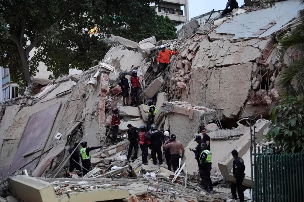 Venezuela Earthquake Death Toll Rises Above 2,600 as Rescue Teams Continue Search for Survivors