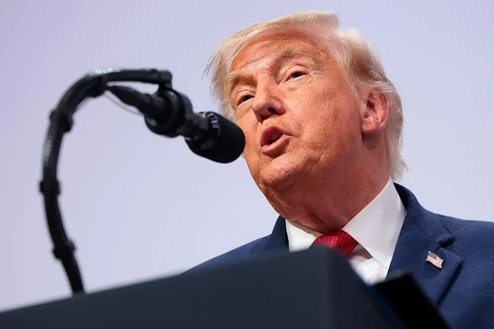 Trump Offers to Personally Help Putin Reach Ukraine Peace Deal After High-Stakes Phone Call