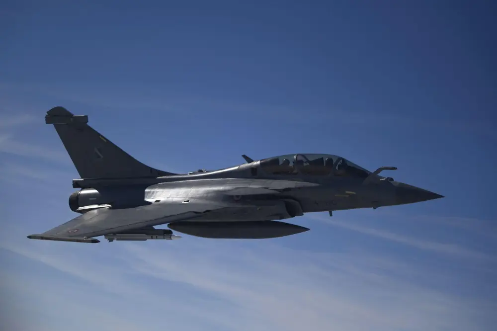 France Agrees to Supply Rafale Fighter Jets to Ukraine in Major Defense Deal
