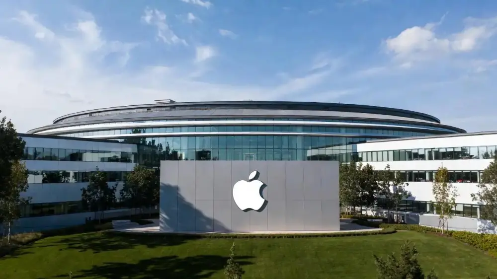 Apple Faces Growing Pressure in China as AI Race Reshapes Global Tech Industry