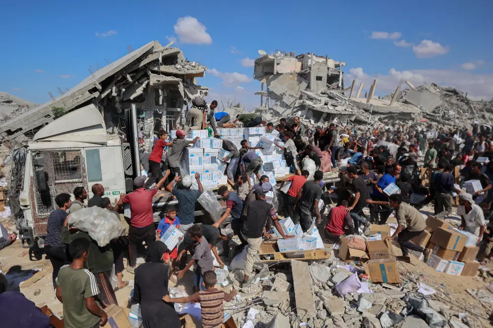 Israeli Airstrikes Intensify Across Gaza as Ceasefire Hopes Fade